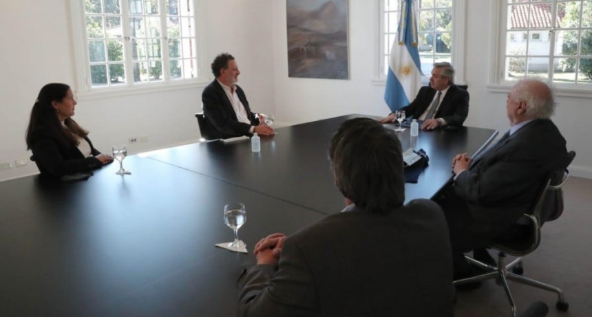 Coronavirus: el Presidente se reunió con científicos que realizan la investigación del suero equino hiperinmune