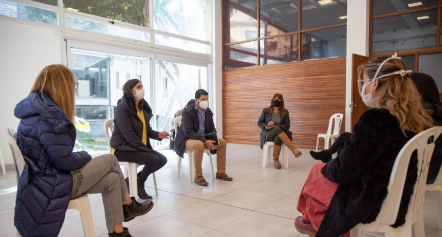 Funcionarios municipales volvieron a reunirse con representantes de “Padres Organizados”