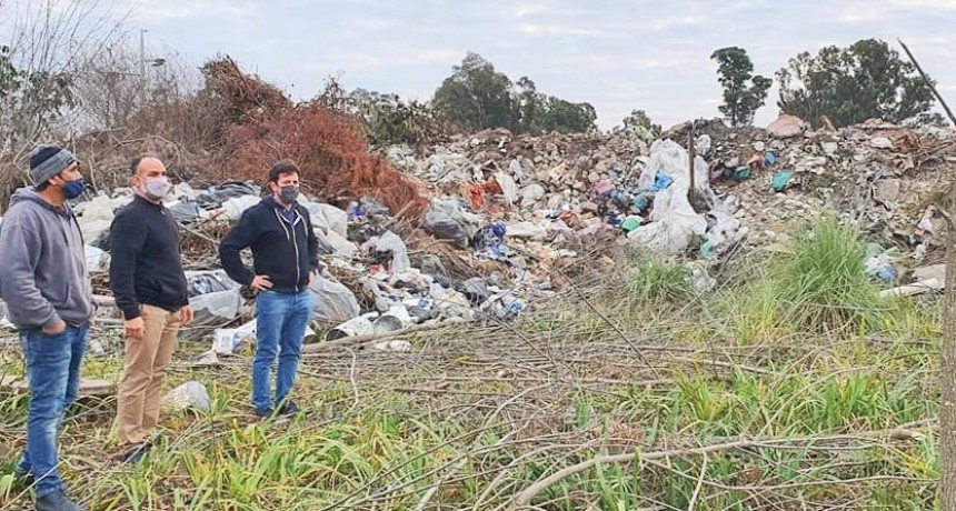 Basurero clandestino lindero a San Cayetano