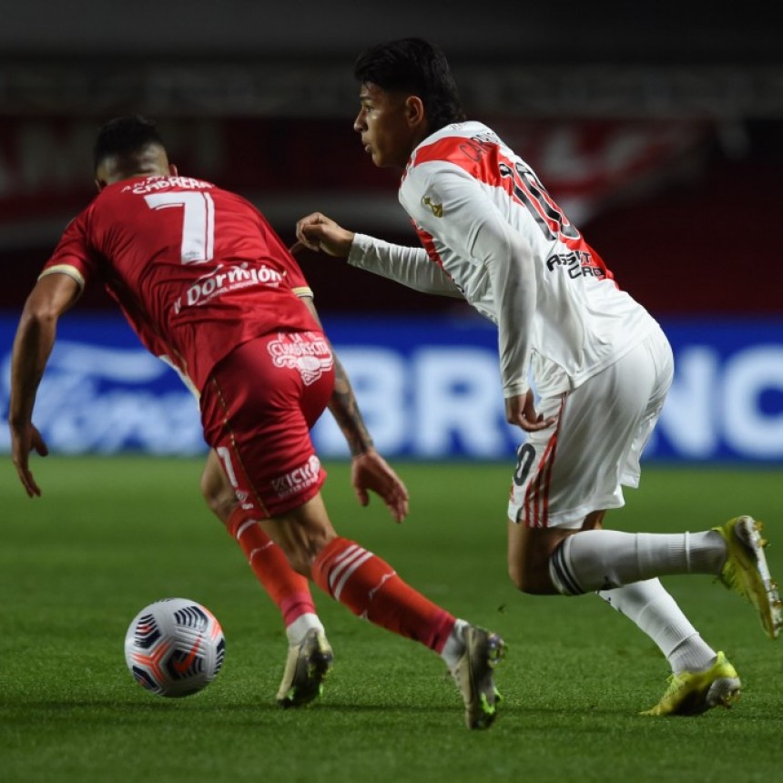 UN IMPLACABLE RIVER PLATE GANO EN LA PATERNAL Y CLASIFICO