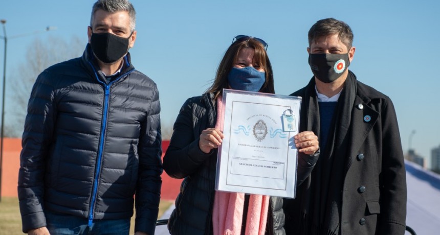 La Provincia entrega 8.000 escrituras a familias bonaerenses 