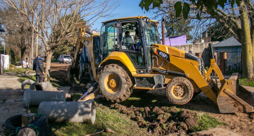  Comenzaron los trabajos preliminares para asfaltar la calle Sabatini en toda su extensión