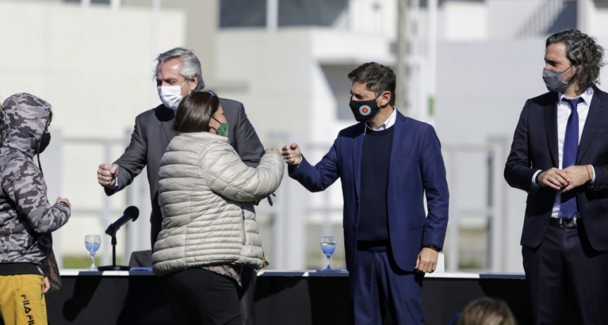 Acto de entrega de viviendas Procrear y créditos para la construcción 