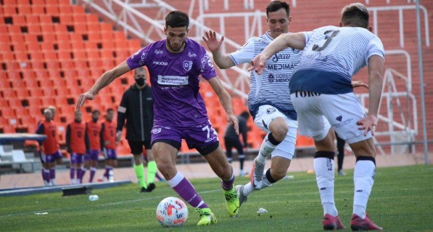 Lautaro Díaz disputó su primer partido con la camiseta de Villa Dálmine