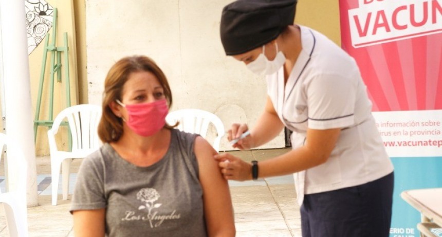 La Provincia envió 100 mil turnos para chicos y chicas de 12 a 17 años de grupos priorizados 