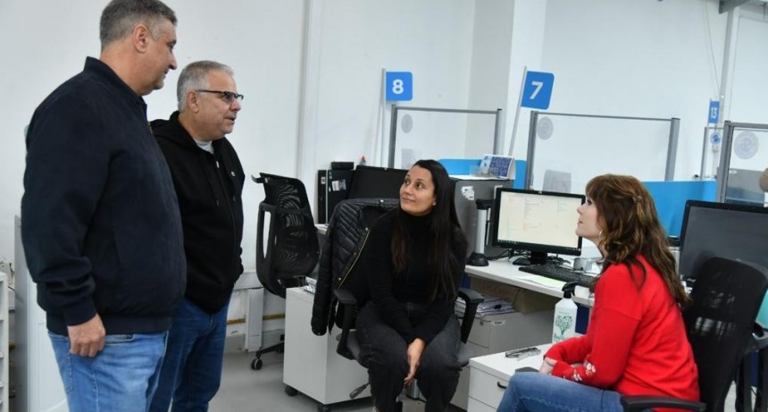 Con el acompañamiento de Ortega jubilados ya recibieron en Campana el suplemento tras el aumento del salario mínimo