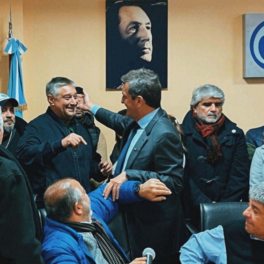 Carlos Ortega acompañó a Sergio Massa en su visita a la CGT