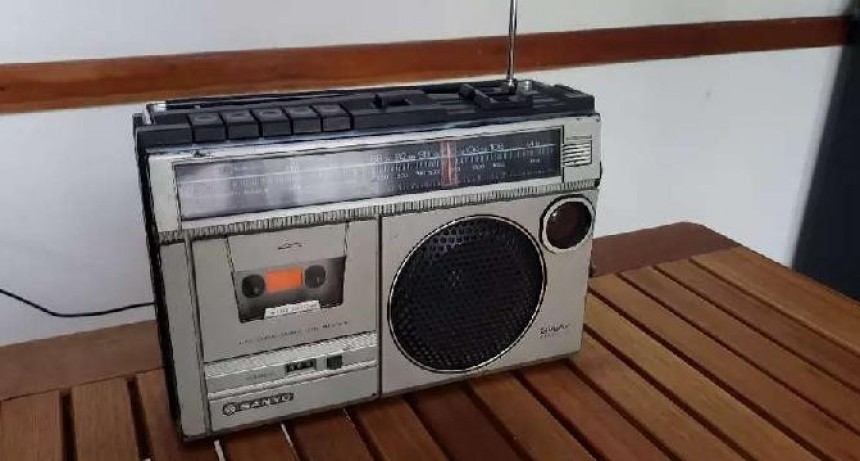 CAMPAÑA :  RADIOS VIEJAS PARA COMBATIR LA SOLEDAD organizado por Radio City Campana FM 91.7 Mhz