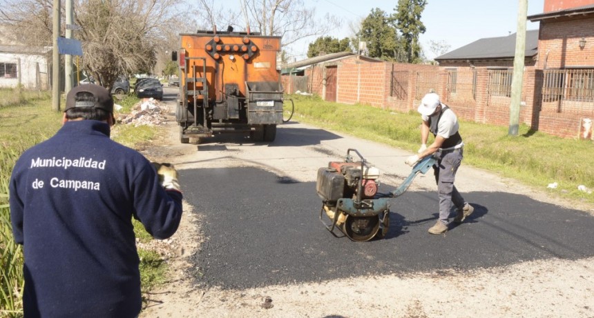 Siguen los trabajos de bacheo en distintos puntos de la ciudad
