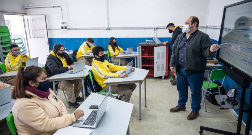 La inauguración de las dos Aulas Tecnológicas de Gen Técnico en la Escuela Secundaria Técnica Nº4 de Zárate