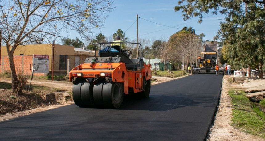 Obras en Las Acacias: el Municipio completa el asfalto de la calle Mármol 
