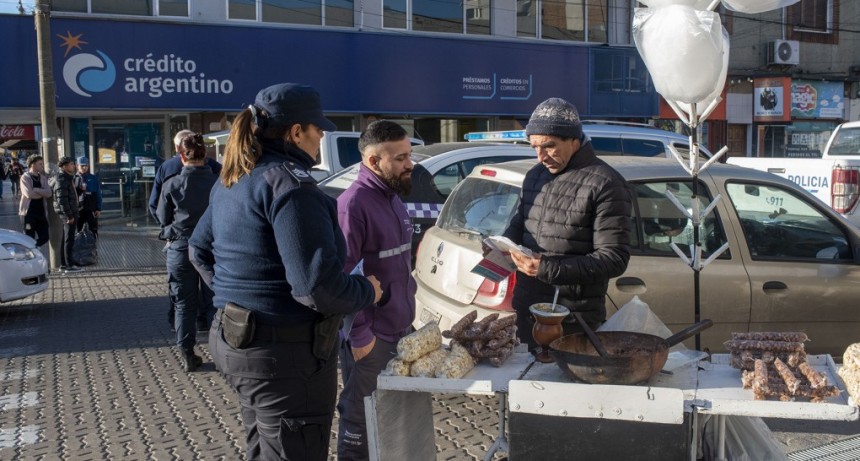 Realizan controles para ordenar la venta ambulante en la ciudad