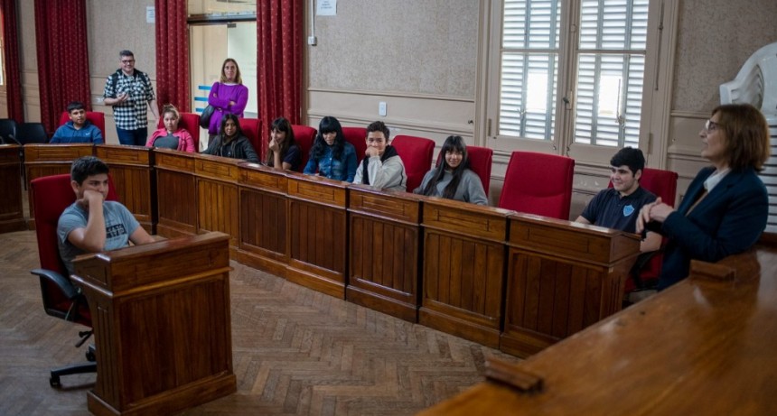 Los alumnos de la Escuela N° 23 visitaron el HCD para conocer detalles del trabajo legislativo