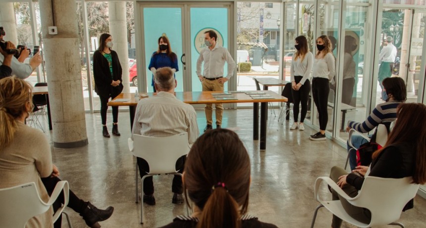 Campana cuenta con 33 nuevos cuidadores domiciliarios profesionales 