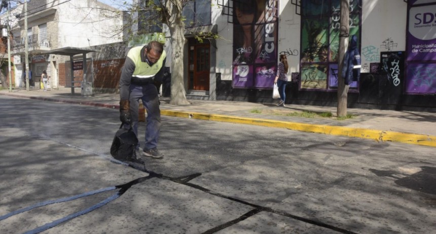 Continúan los trabajos de tomado de juntas por calles del casco urbano