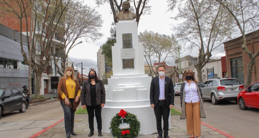 El Intendente encabezó el homenaje por el Día del Maestro 