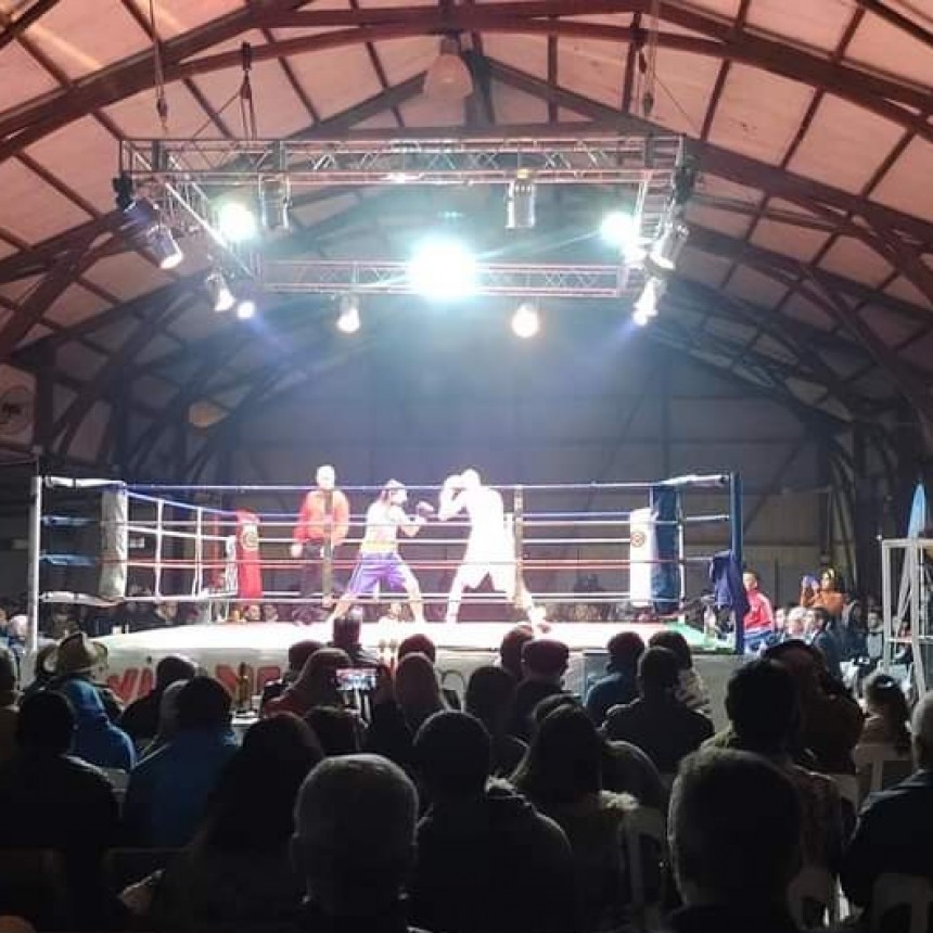 Witt defendió con éxito los títulos Intercontinentales 