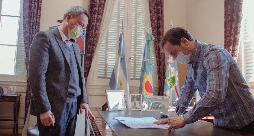 El Intendente firmó un convenio para promover inversiones chinas en la ciudad