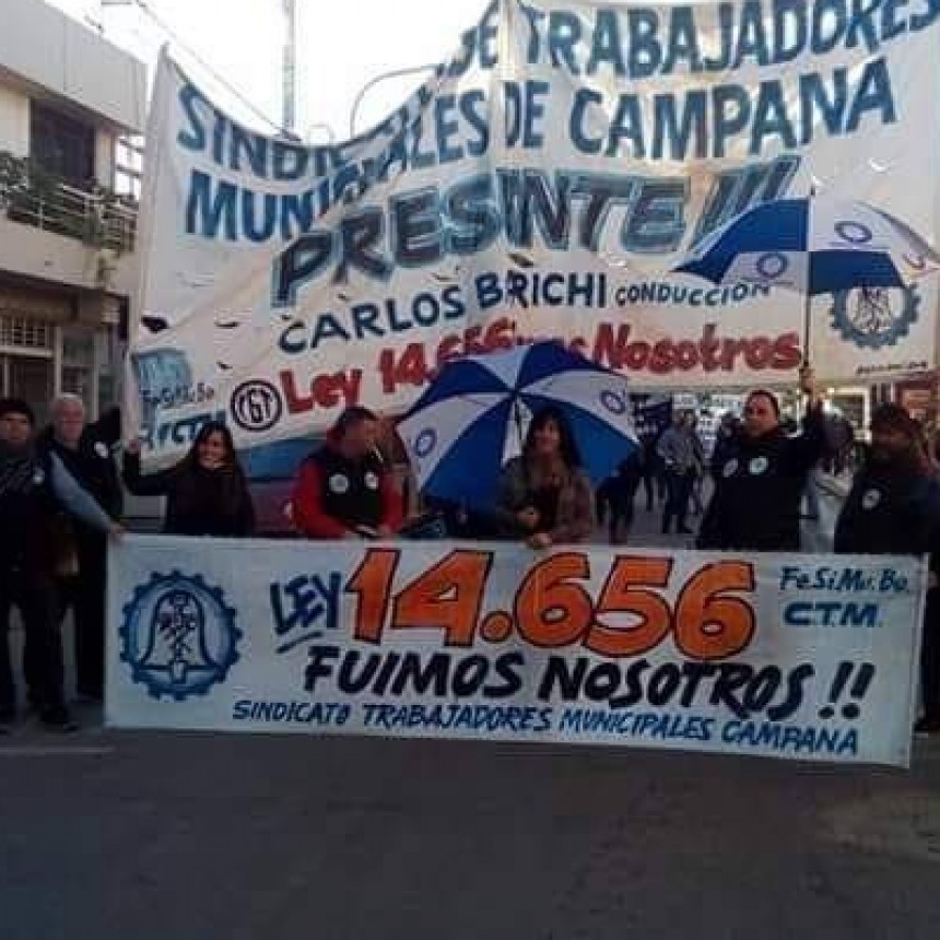 TRABAJADORES MUNICIPALES EN LUCHA HOY REALIZARÁN UNA OLLA POPULAR FRENTE AL MUNICIPIO POR AUMENTO DE SALARIOS ATRASADOS