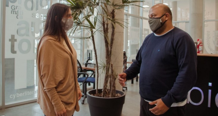 Elisa Abella aseguró que buscan potenciar a los jóvenes emprendedores 