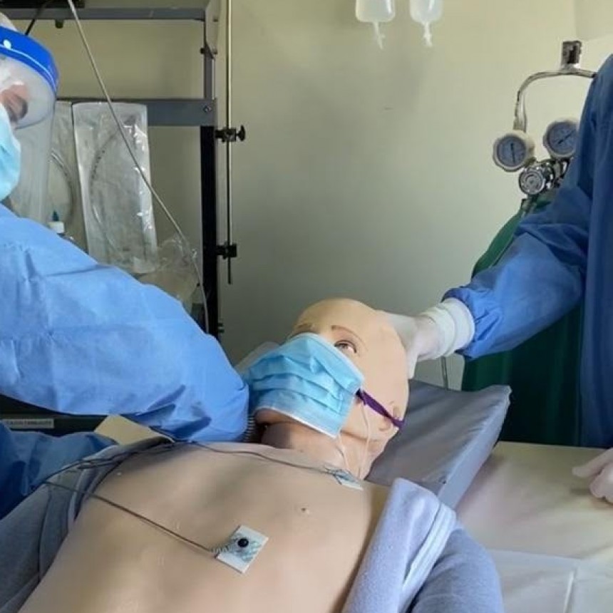 SALUD CONTINÚA CAPACITANDO A LOS HOSPITALES DEL INTERIOR BONAERENSE PARA FRENAR EL BROTE DE CORONAVIRUS