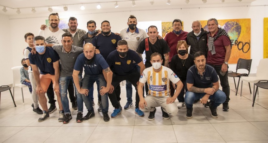 El Intendente recibió al equipo Senior de Puerto Nuevo que se consagró campeón 