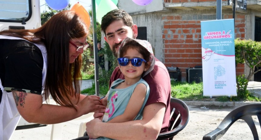 Kreplak lanzó la campaña de dosis extra de sarampión, rubéola, paperas y poliomielitis