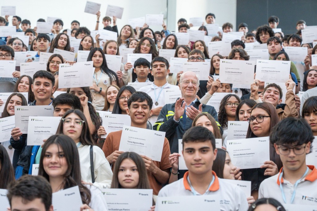 El Grupo Techint entregó 1240 Becas Roberto Rocca a estudiantes destacados de escuelas secundarias y universidades 