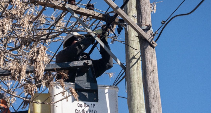 AMPLIACIÓN DE LA RED ELÉCTRICA: EDEN EJECUTA UNA IMPORTANTE OBRA EN EL BARRIO LAS PRADERAS