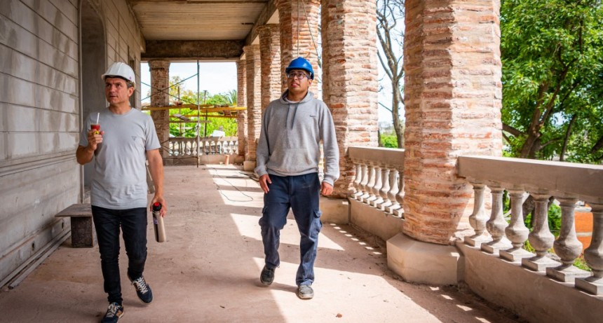 Avanza la reconstrucción de la Casa de los Costa: finalizó el proceso de anastilosis de las columnas