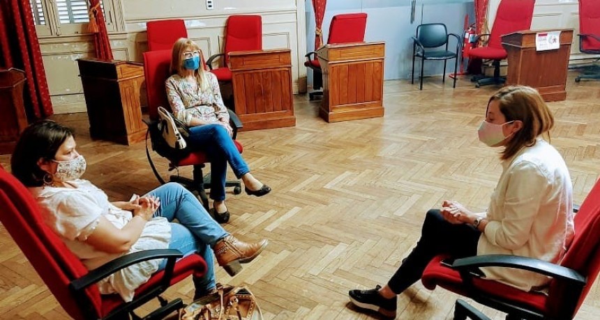 Un 0800 de ayuda y contención a mujeres  que transitan por un embarazo en situación inesperada