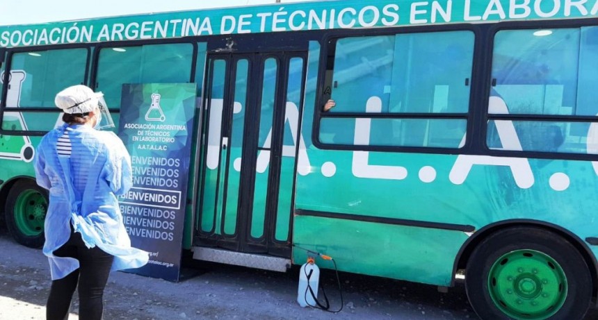 LA PROVINCIA MONTÓ UN LABORATORIO MÓVIL QUE DIAGNOSTICA COVID-19 POR PCR EN SÓLO DOS HORAS