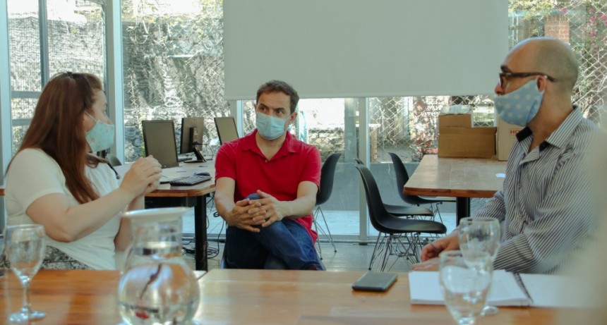  Trabajan en el lanzamiento de un concurso cultural para el verano