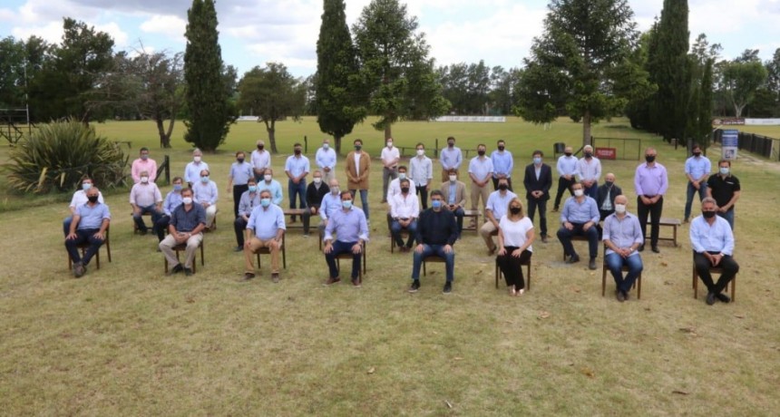 Abella participó de una cumbre de intendentes de Juntos por el Cambio