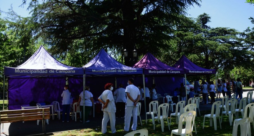 El Municipio realizó un operativo de vacunación en la plaza Eduardo Costa