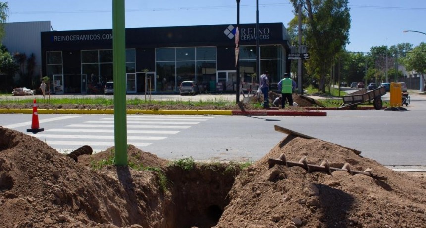 El Municipio avanza con las obras de soterramiento de cables en la avenida Alfonsín