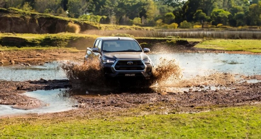 La mejora continúa: Toyota Argentina presenta la nueva Hilux SRX con plataforma renovada y más confort