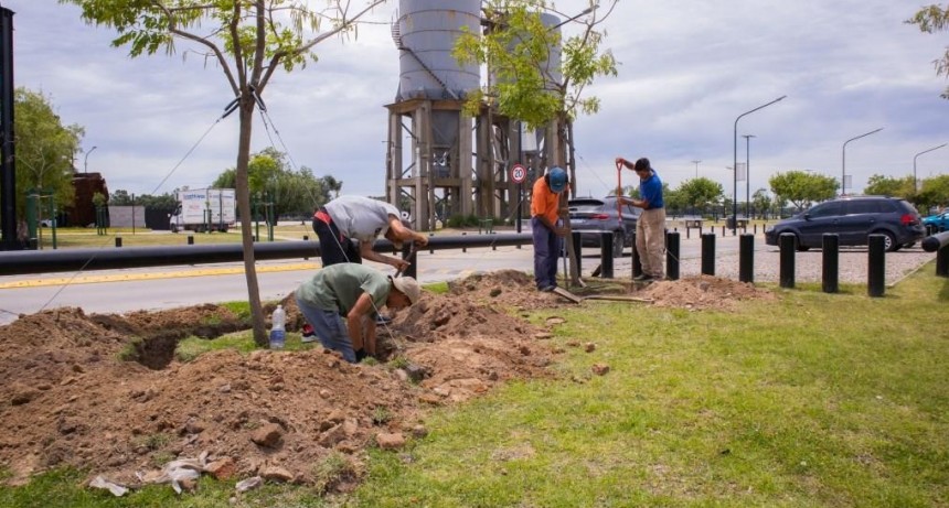 El Municipio amplía las áreas de estacionamiento en la Costanera