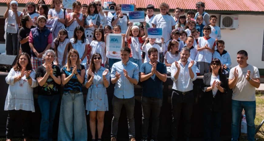 Autoridades provinciales y concejales participaron de la Fiesta del Día del Isleño en el Delta campanense