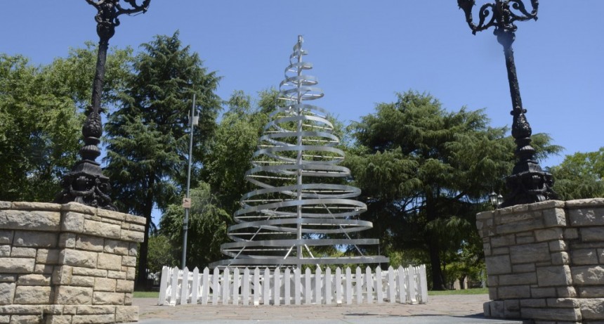 El Municipio se prepara para el encendido del árbol de Navidad