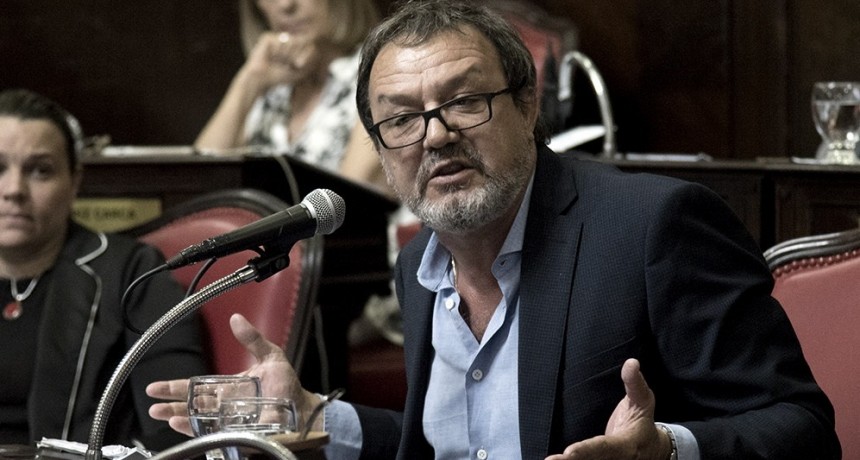 El senador opositor Costa dijo que suspender las PASO es una decisiòn que se debe concensuar