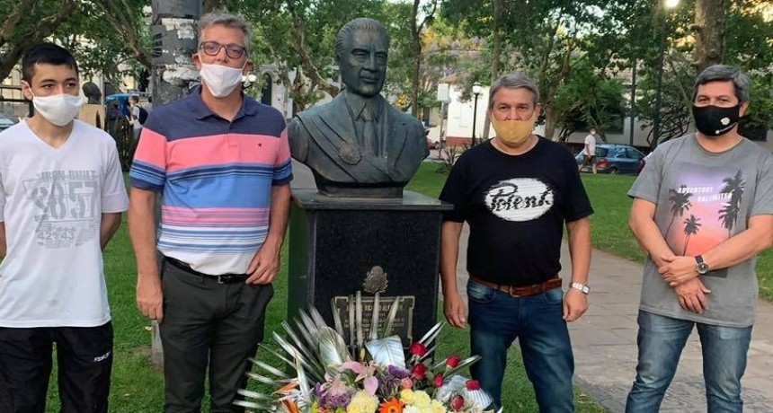  AXEL CANTLON Y CARLOS GOMEZ PARTICIPARON DEL ACTO DEL DÍA DE LA DEMOCRACIA