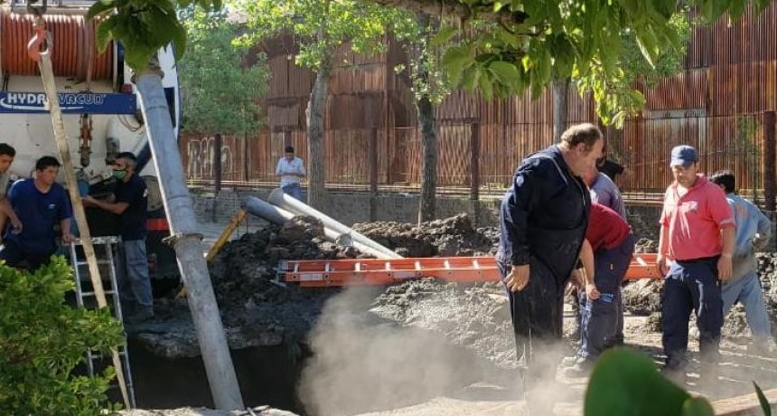 Abella destacó el trabajo conjunto durante el rescate de un operario en la calle Alem