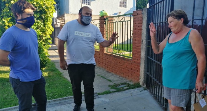 Jóvenes de Campana agasajaron a adultos mayores de la ciudad