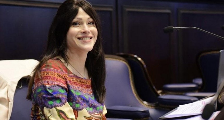  Soledad Alonso recibió una distinción de la Revista y Agencias Comunas