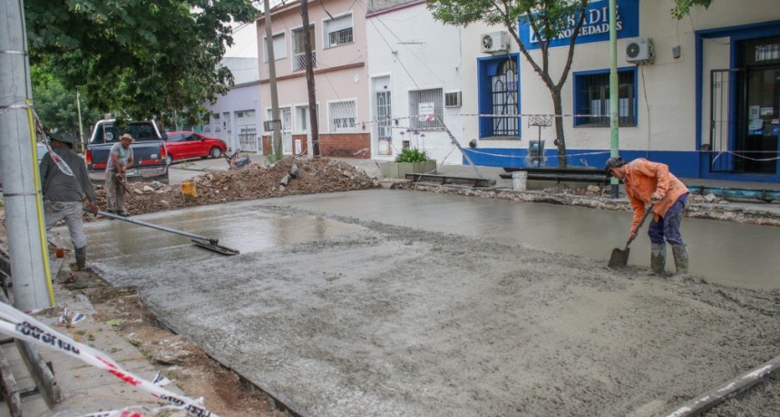 Plan de Bacheo: el Municipio avanza con la reparación de la calle Castelli