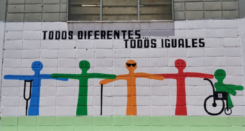 Un mural por la inclusión en la Plaza de las Carretas
