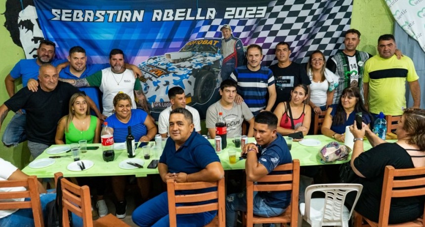 Abella cerró el año con el equipo Sentir y auguró un 2023 con más acciones solidarias