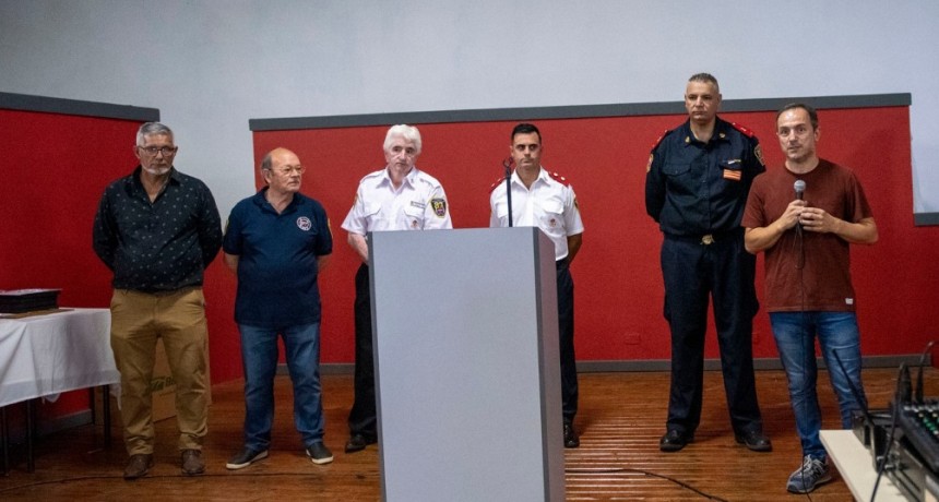 Abella acompañó el cierre de año de los Bomberos Voluntarios