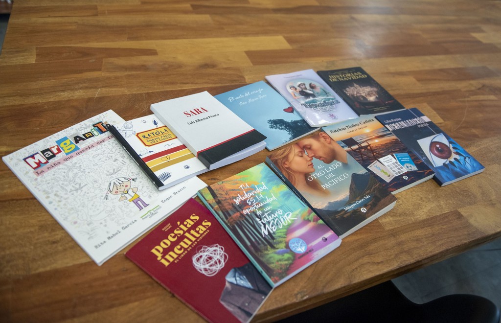 El H.C.D entregó más de 10 libros de autores locales a la Biblioteca Municipal